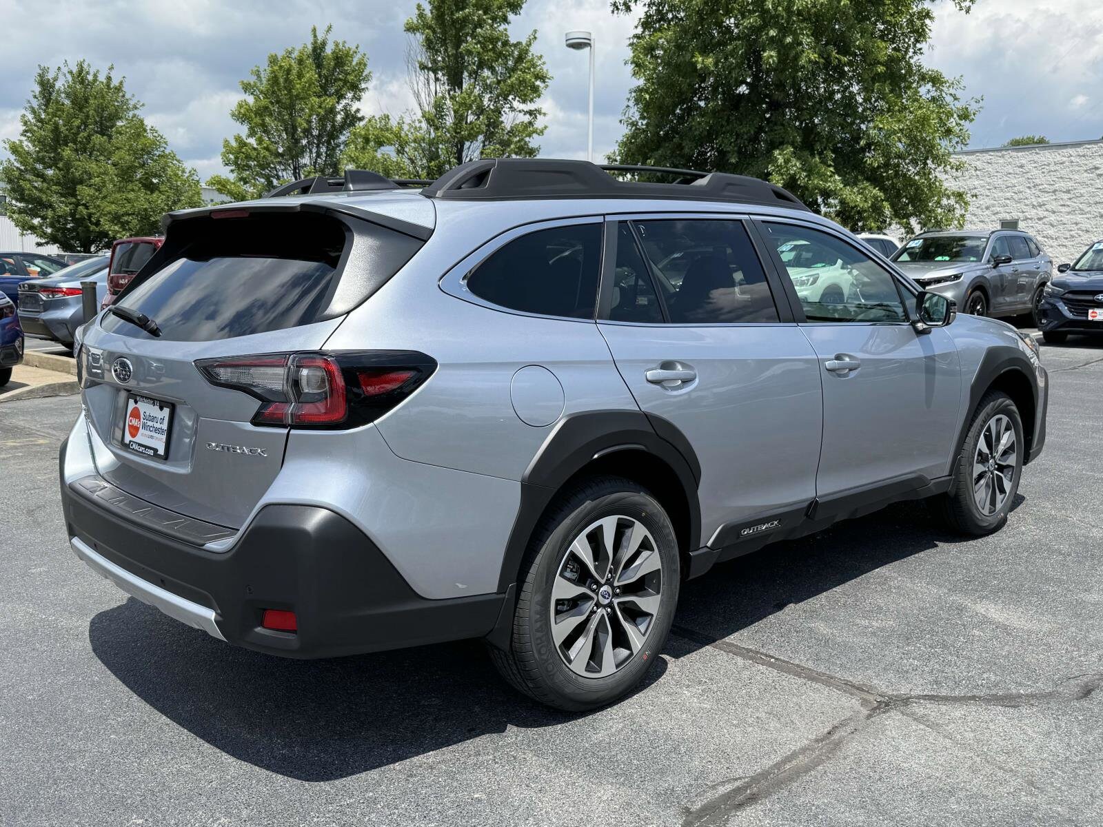 2025 Subaru Outback Limited photo 2