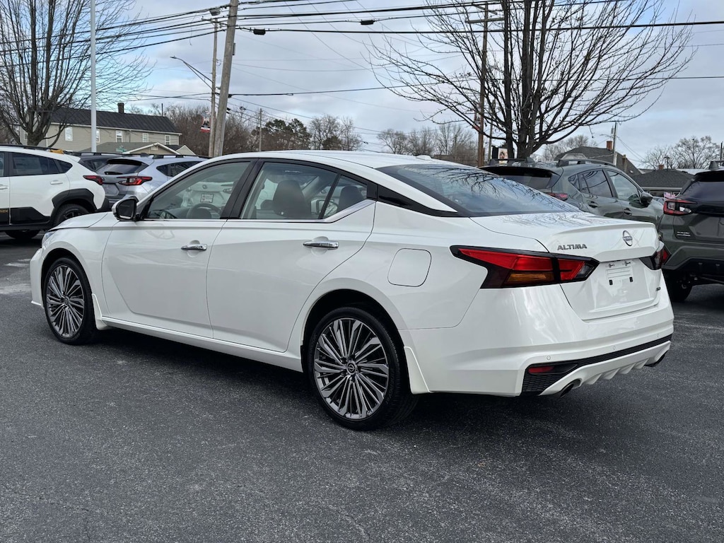 Used 2024 Nissan Altima