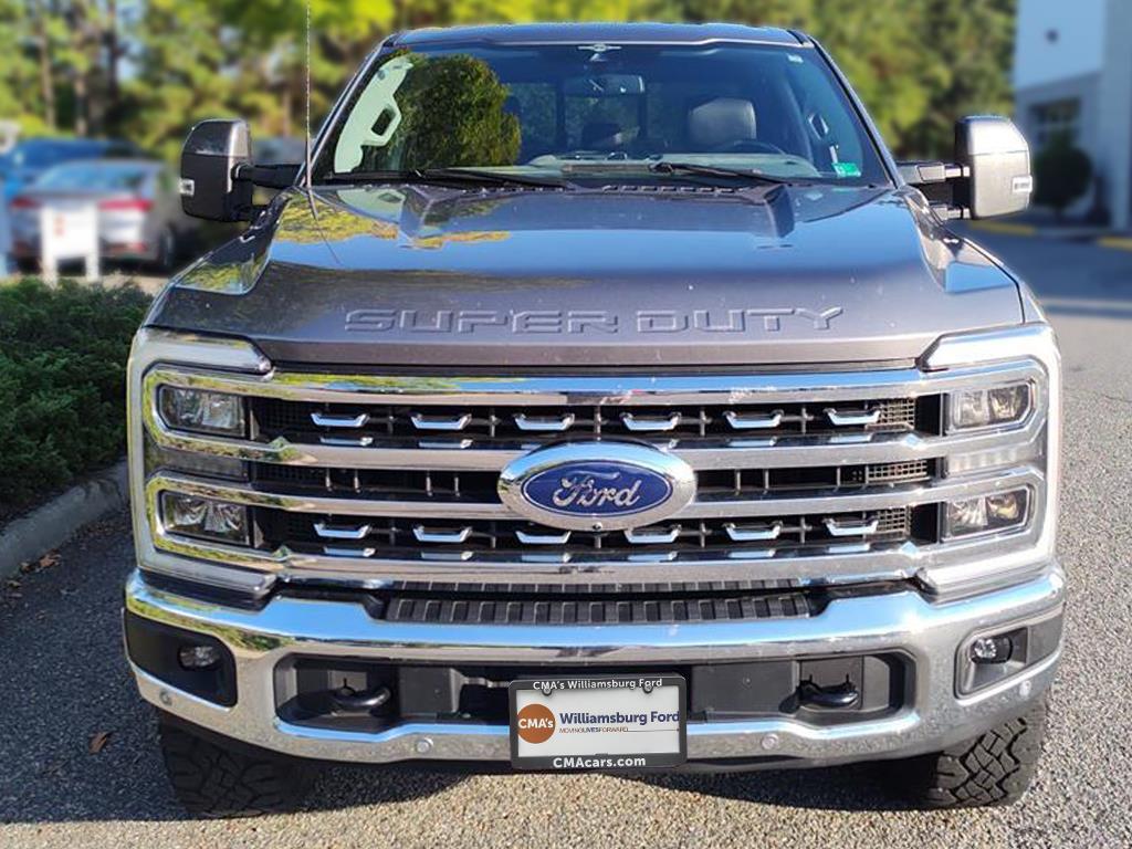 2023 Ford F-350 Lariat photo 2