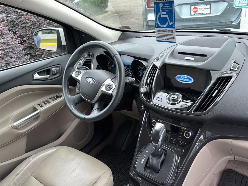 2016 Ford Escape Titanium photo 2