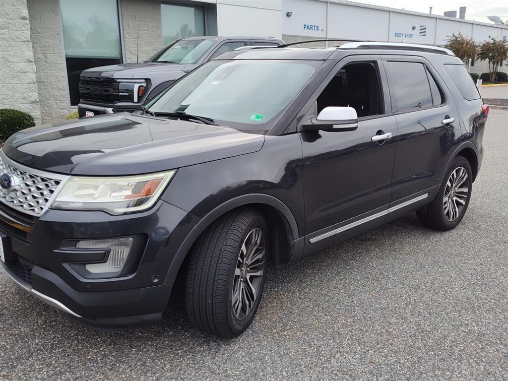 Used 2017 Ford Explorer Platinum SUV