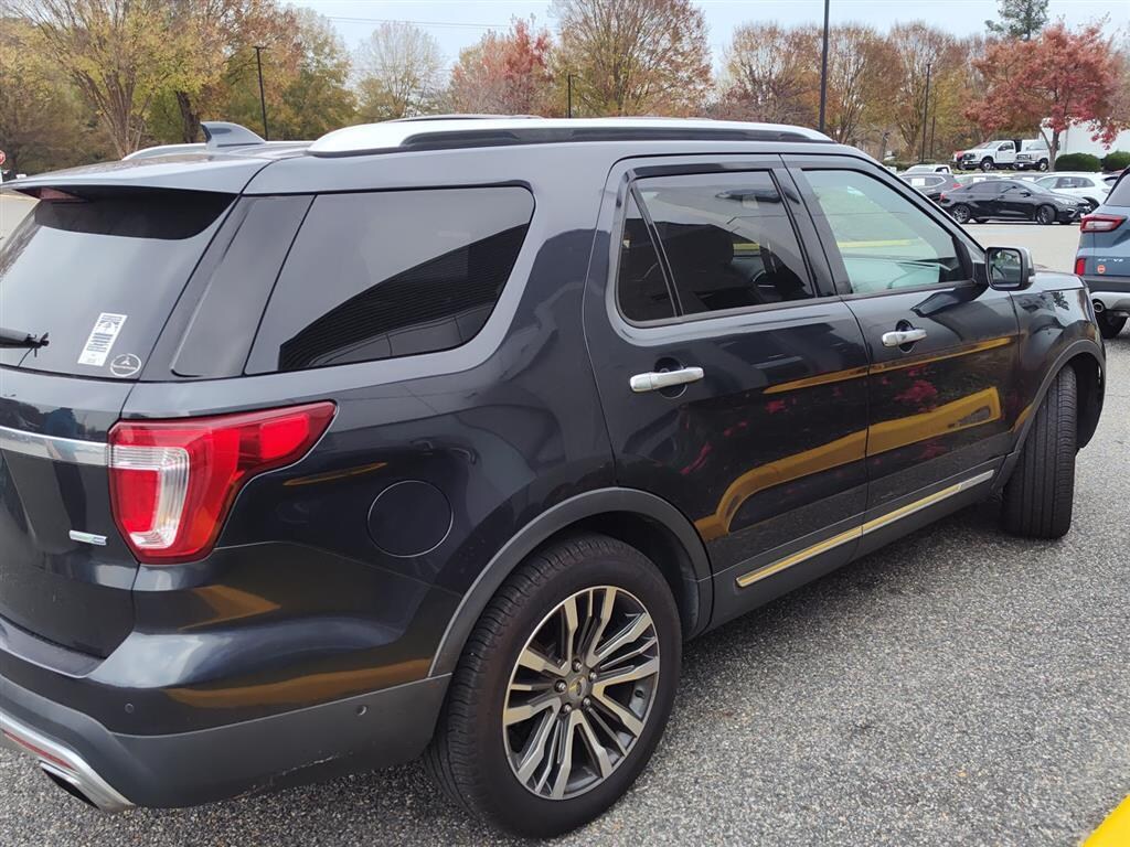 Used 2017 Ford Explorer Platinum SUV