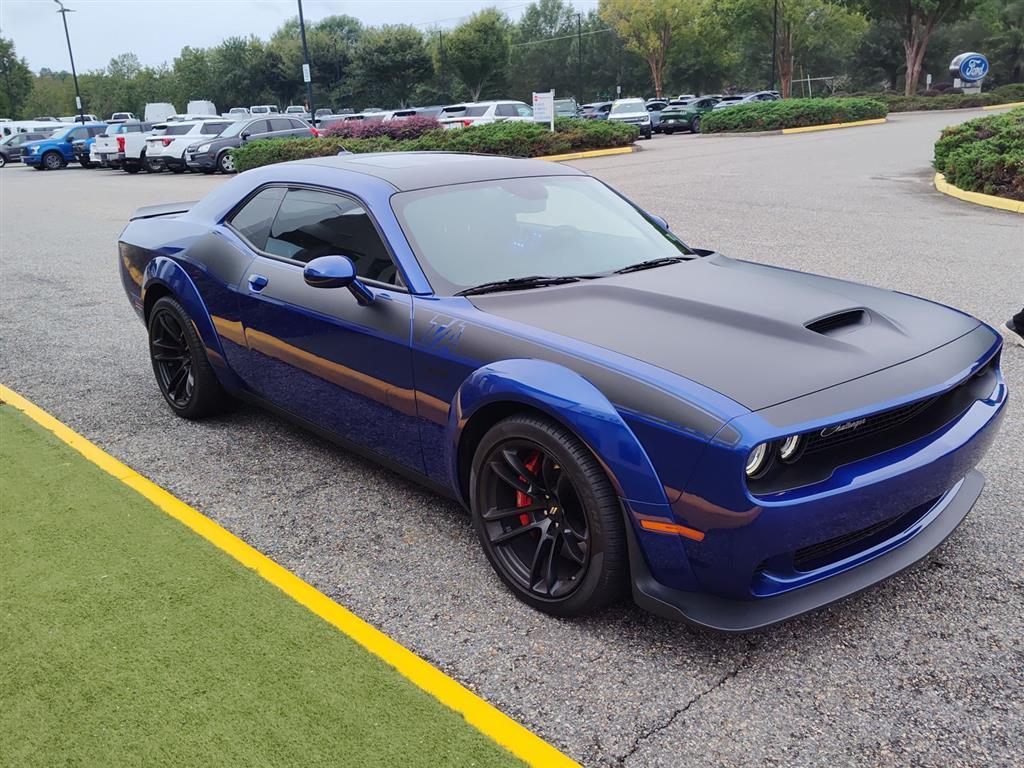 2022 Dodge Challenger R/T Scat Pack Widebody photo 2