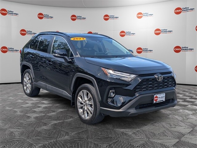 2023 Toyota RAV4 XLE Premium photo 3