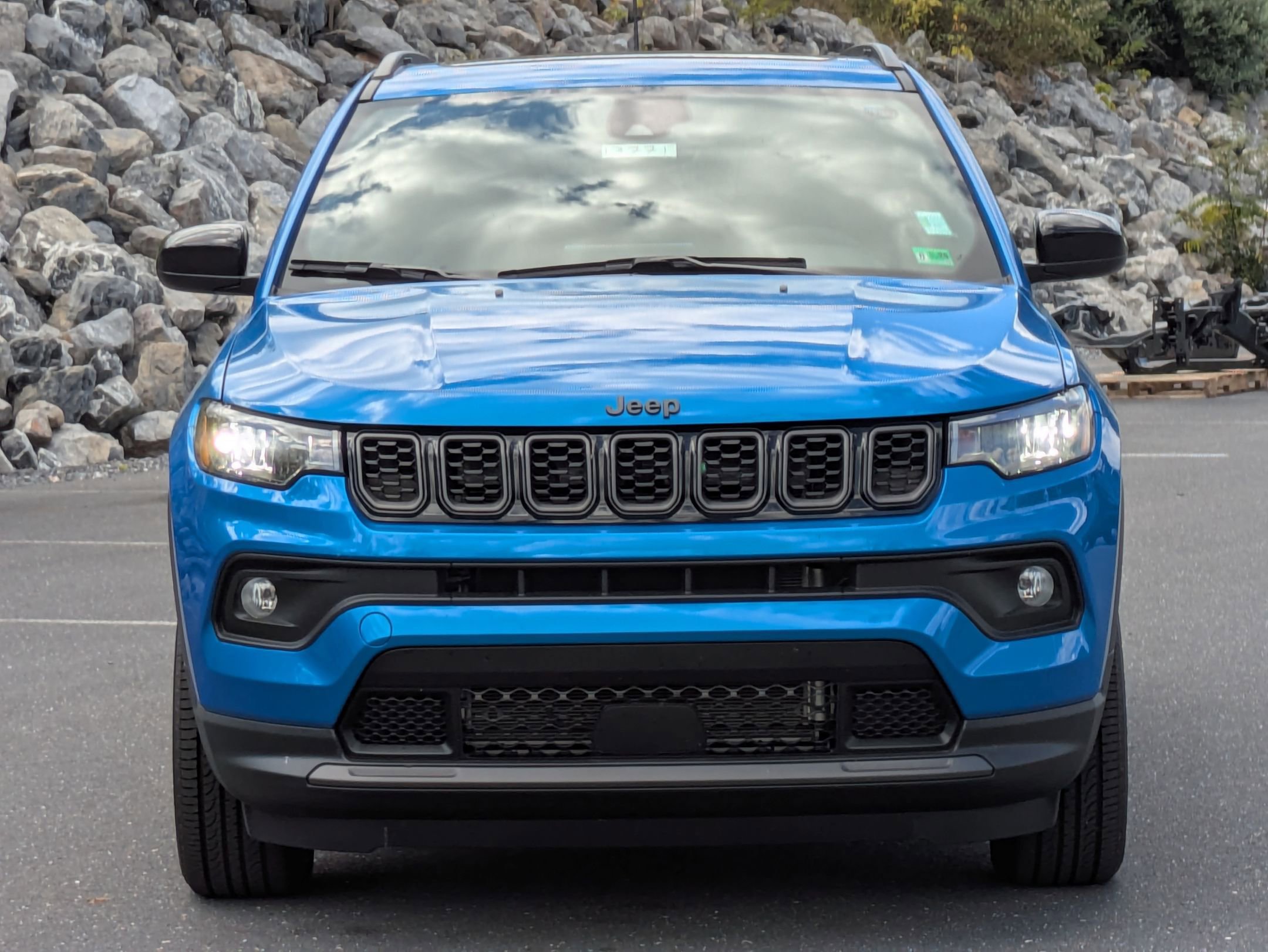 2025 Jeep Compass Latitude photo 2