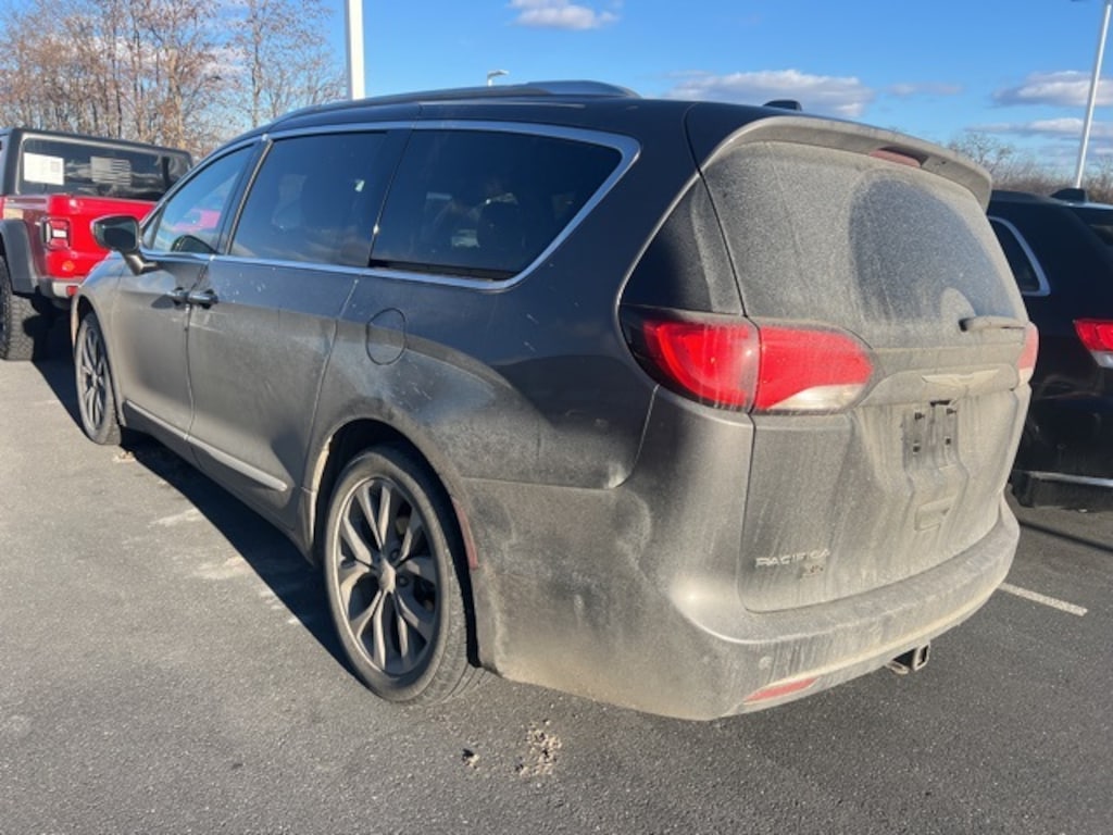 Certified 2020 Chrysler Pacifica Limited Minivan/Van