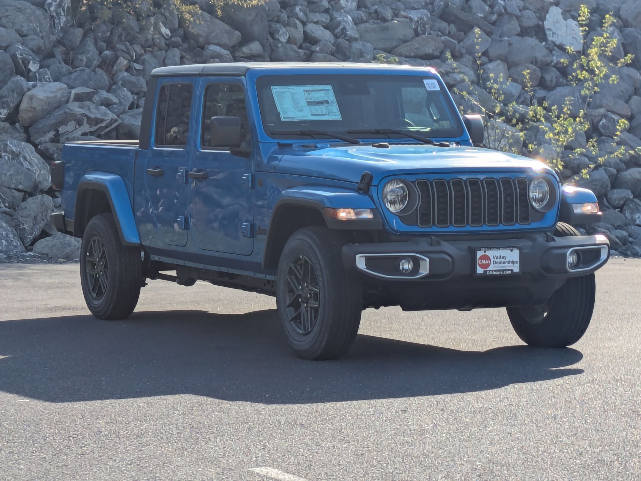 2025 Jeep Gladiator Sport S photo 3