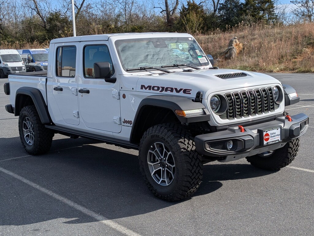 New 2025 Jeep Gladiator Mojave Truck