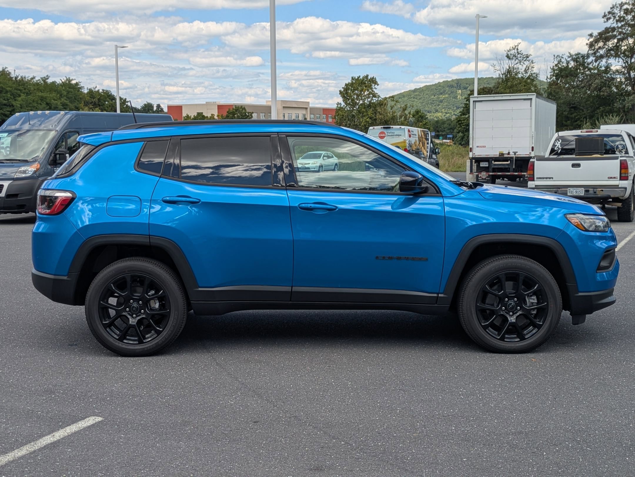 2025 Jeep Compass Latitude photo 4