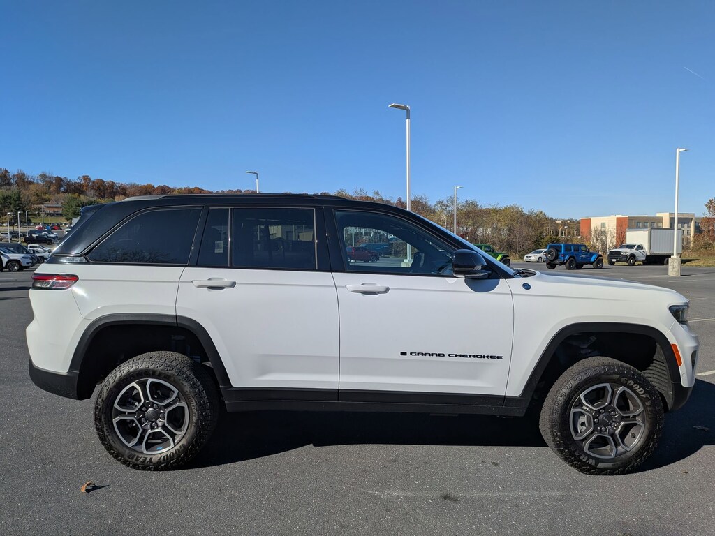 New 2023 Jeep Grand Cherokee 4xe Trailhawk SUV