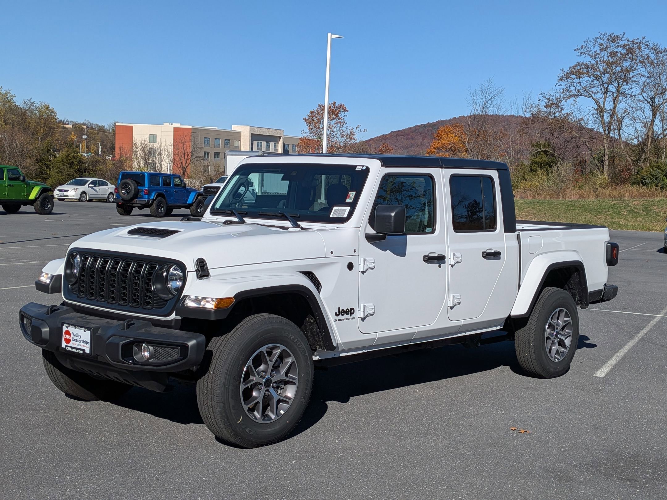 2025 Jeep Gladiator Sport photo 3