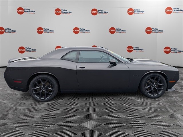 2022 Dodge Challenger R/T photo 4