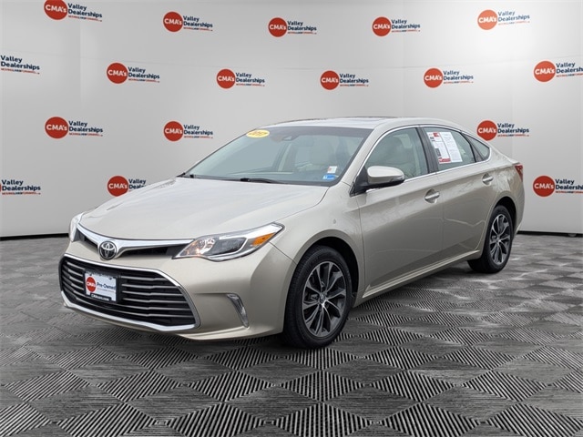2017 Toyota Avalon XLE Premium's photo