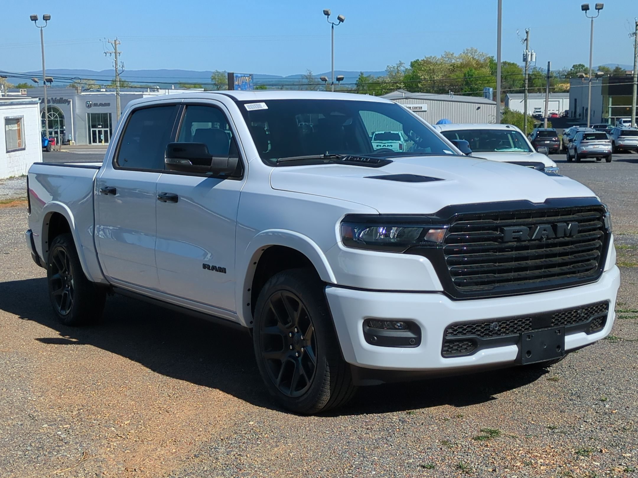 2025 Ram 1500 Laramie photo 3