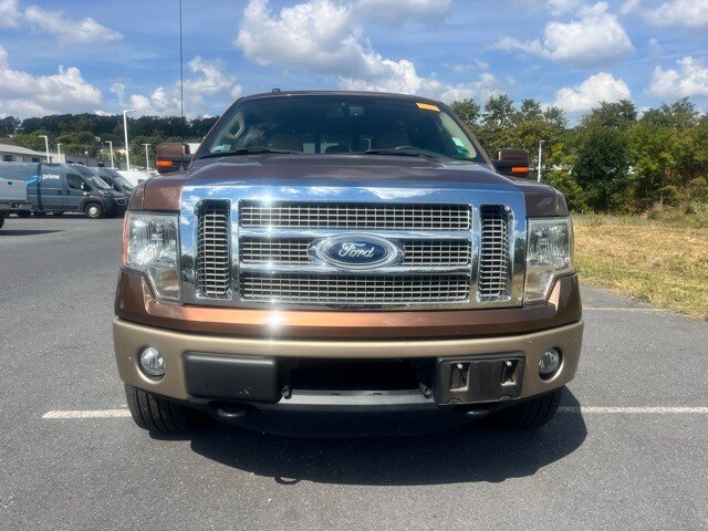 2011 Ford F-150 Lariat photo 2