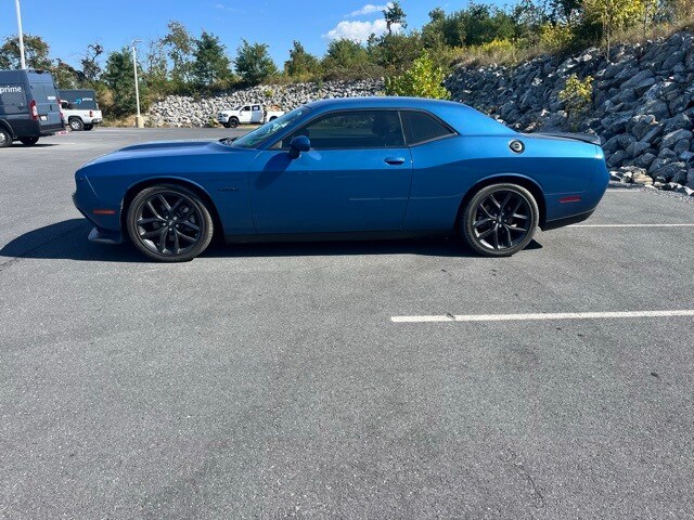 2022 Dodge Challenger R/T photo 4