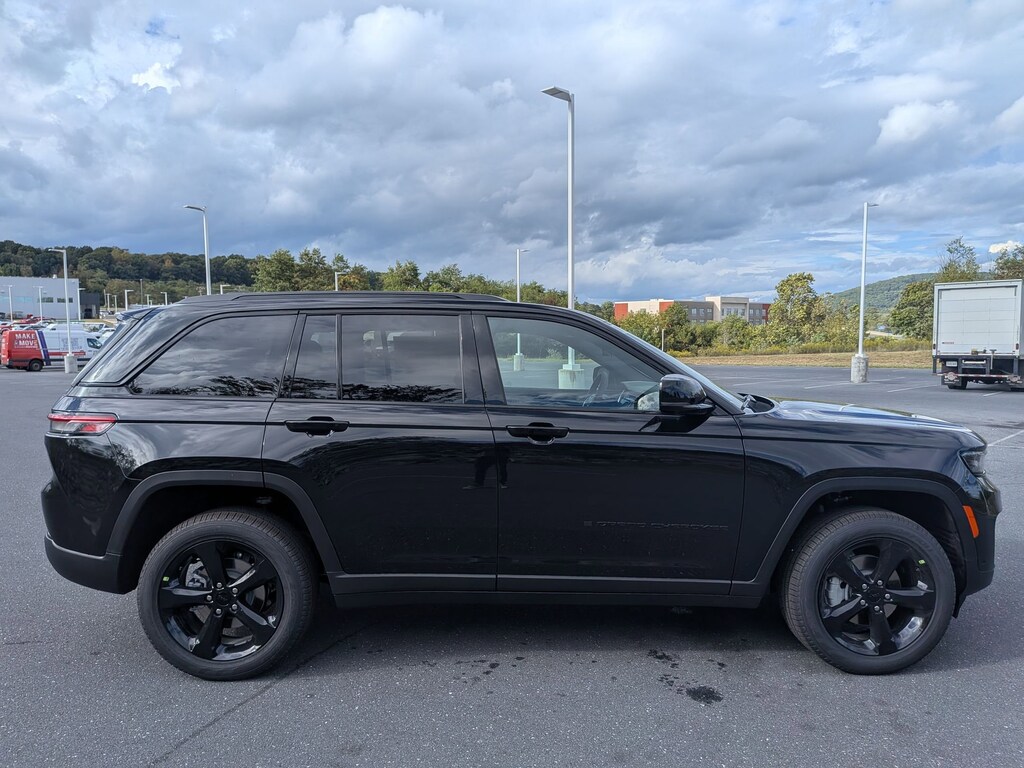 New 2025 Jeep Grand Cherokee  SUV