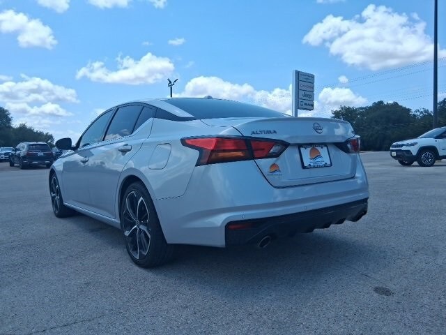 2023 Nissan Altima 2.5 SR photo 3