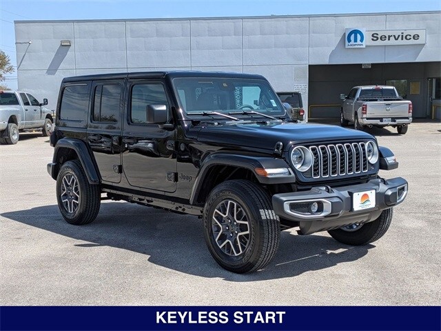 2025 Jeep Wrangler Sahara photo 3