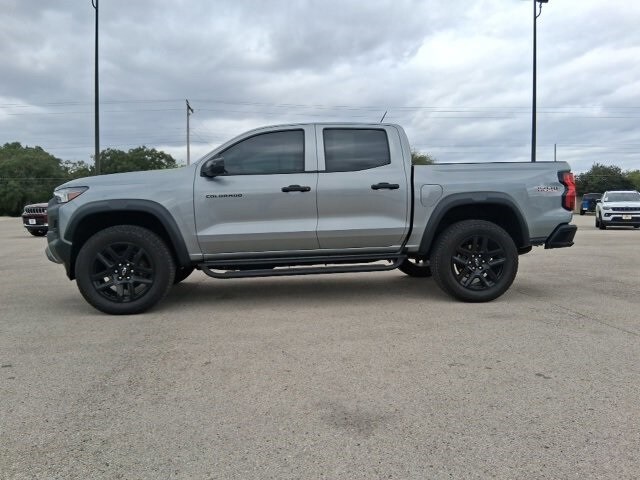 2024 Chevrolet Colorado Trail Boss photo 2