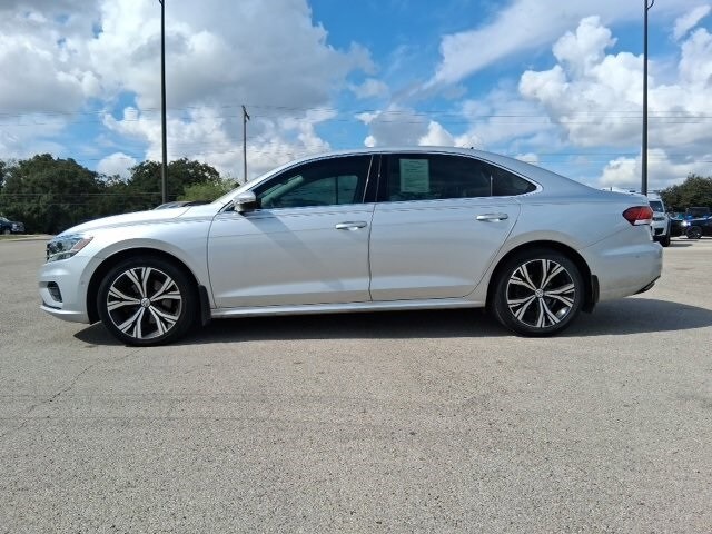 2020 Volkswagen Passat 2.0T SEL photo 2