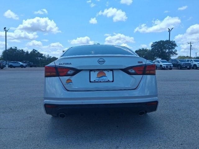 2023 Nissan Altima 2.5 SR photo 4