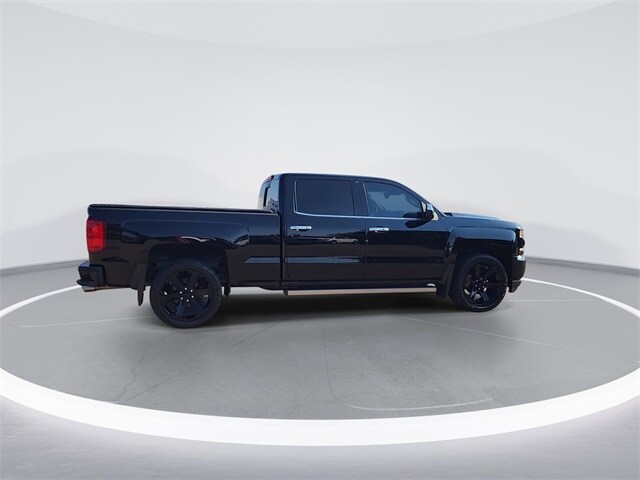 2017 Chevrolet Silverado 1500 LTZ photo 2