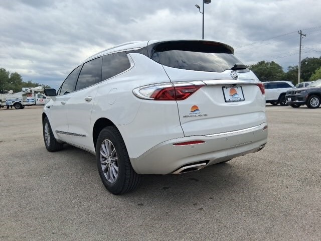 2023 Buick Enclave Essence photo 3