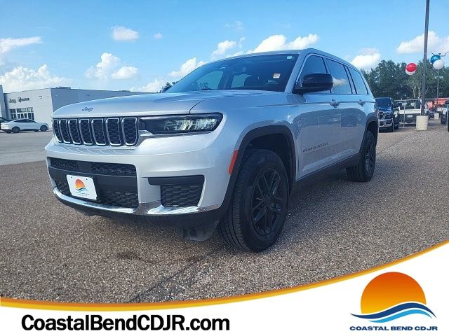 2023 Jeep Grand Cherokee L Laredo 4x4's photo