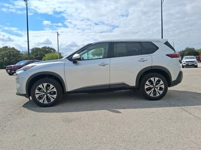 2023 Nissan Rogue SV photo 2