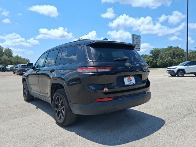 2024 Jeep Grand Cherokee Altitude photo 2