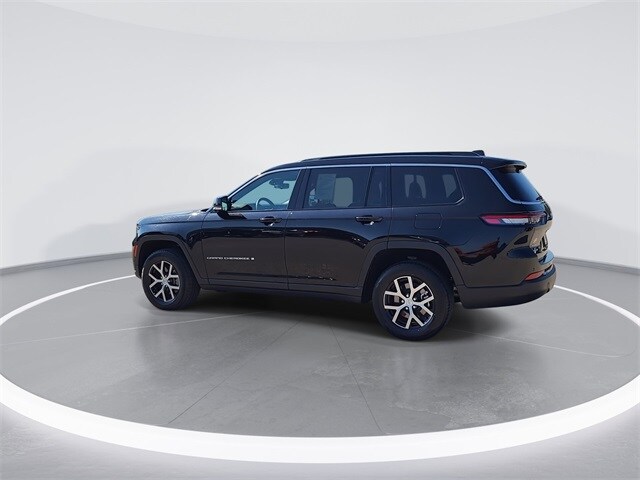 2024 Jeep Grand Cherokee Limited photo 2