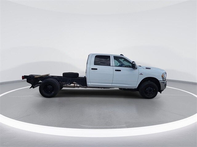 2024 Ram 3500 Tradesman photo 2