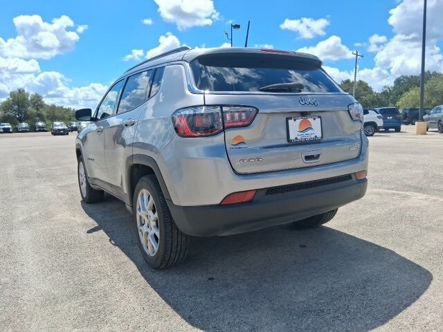 2022 Jeep Compass Latitude Lux Altitude photo 3