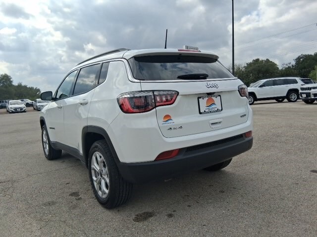 2026 Jeep Compass Latitude Altitude photo 2