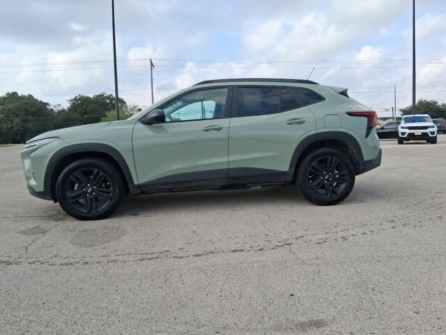 2025 Chevrolet Trax ACTIV photo 2