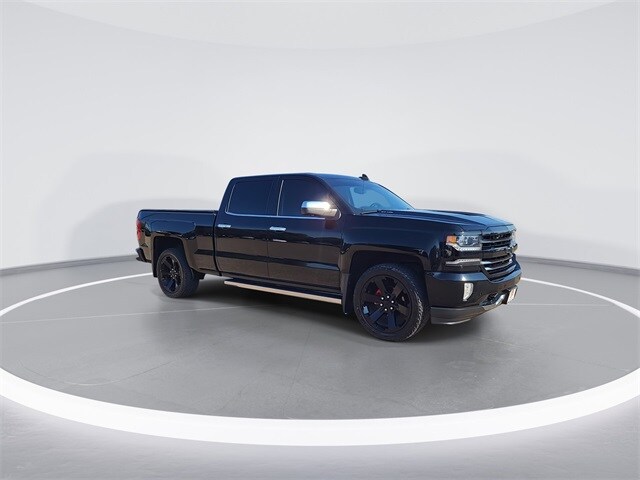 2017 Chevrolet Silverado 1500 LTZ photo 3