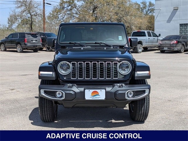 2025 Jeep Wrangler Sahara photo 2