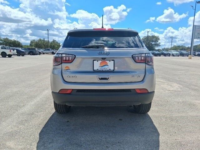 2022 Jeep Compass Latitude Lux Altitude photo 4