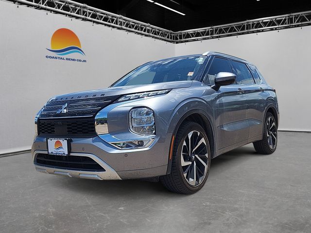 2023 Mitsubishi Outlander SEL 2WD's photo