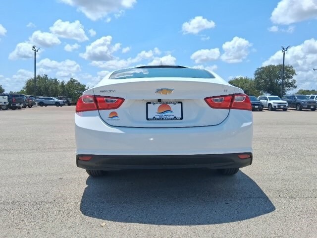 2023 Chevrolet Malibu 1LT photo 4