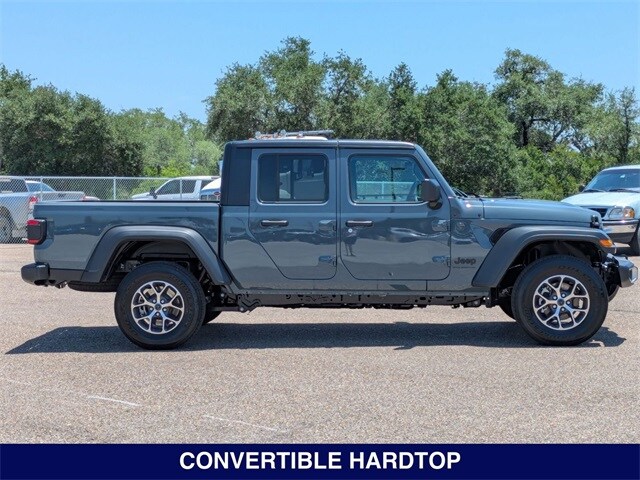 2025 Jeep Gladiator Sport photo 4