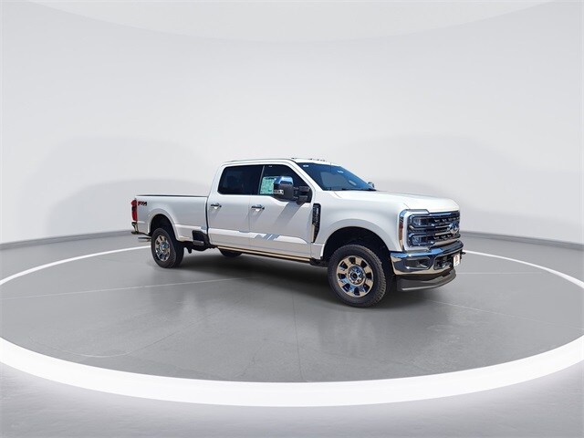2025 Ford F-350 Lariat photo 3