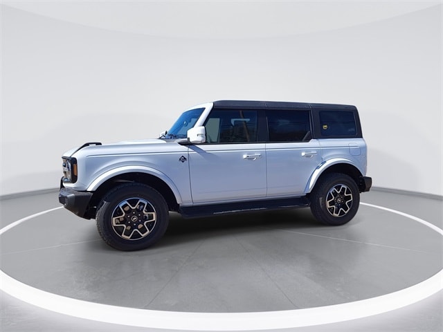 2025 Ford Bronco Outer Banks photo 2