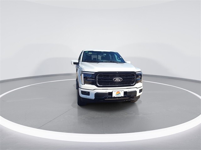 2025 Ford F-150 Lariat photo 2