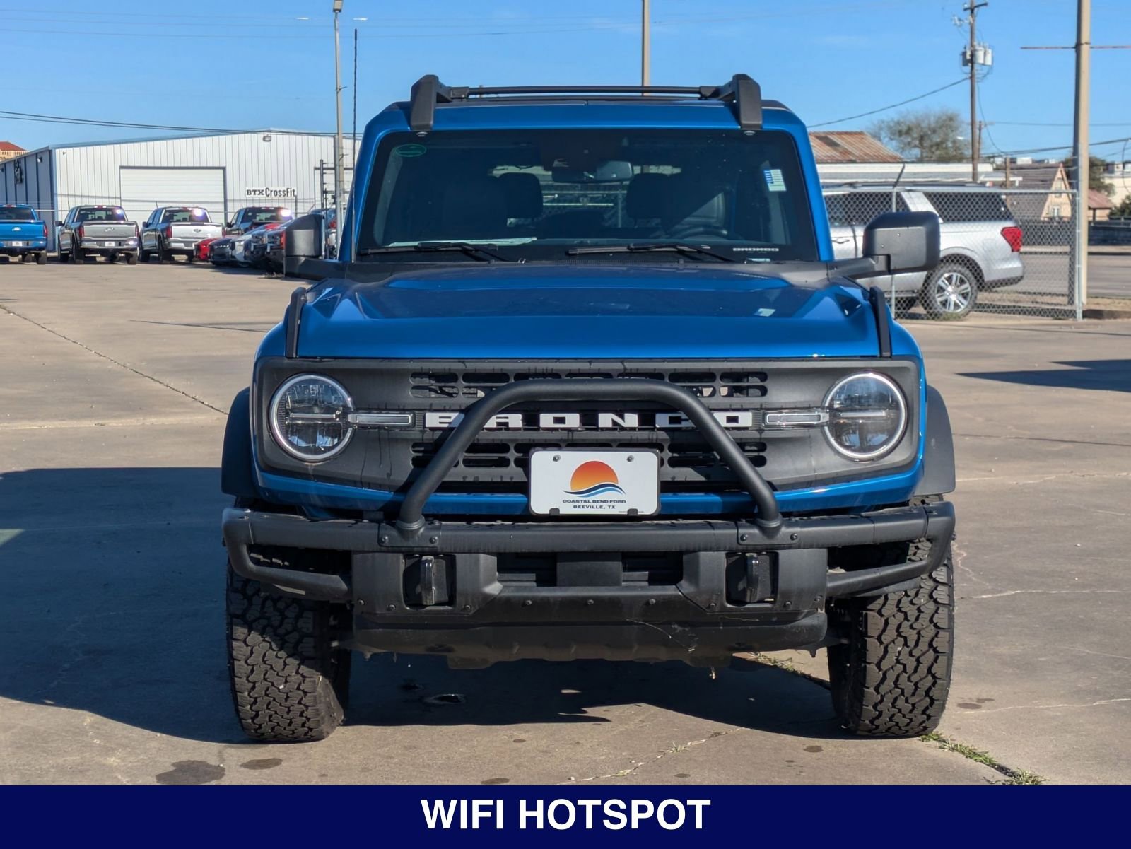 2024 Ford Bronco Black Diamond photo 2