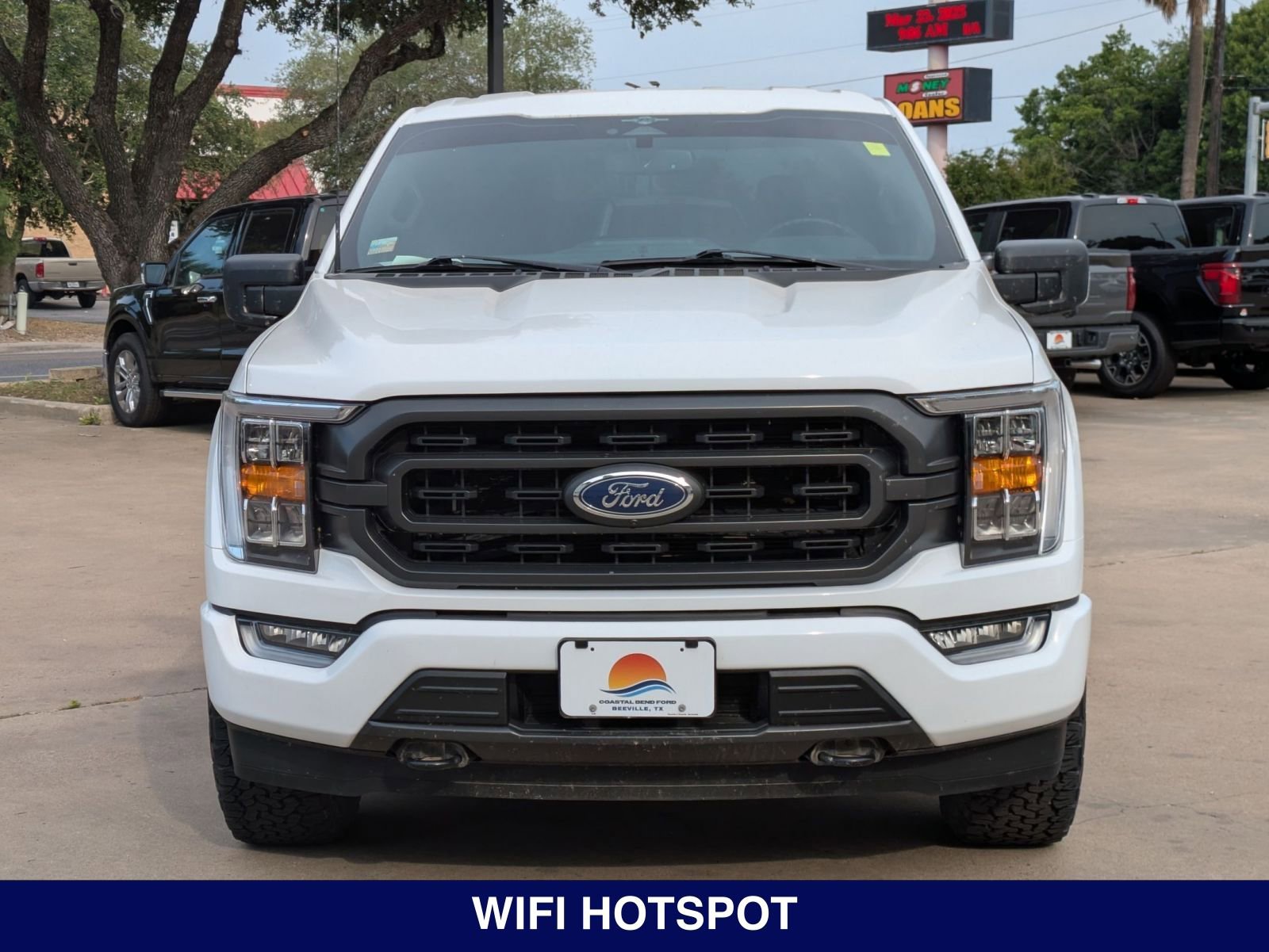2023 Ford F-150 XLT photo 2