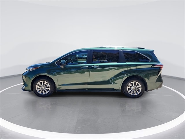 2024 Toyota Sienna XLE