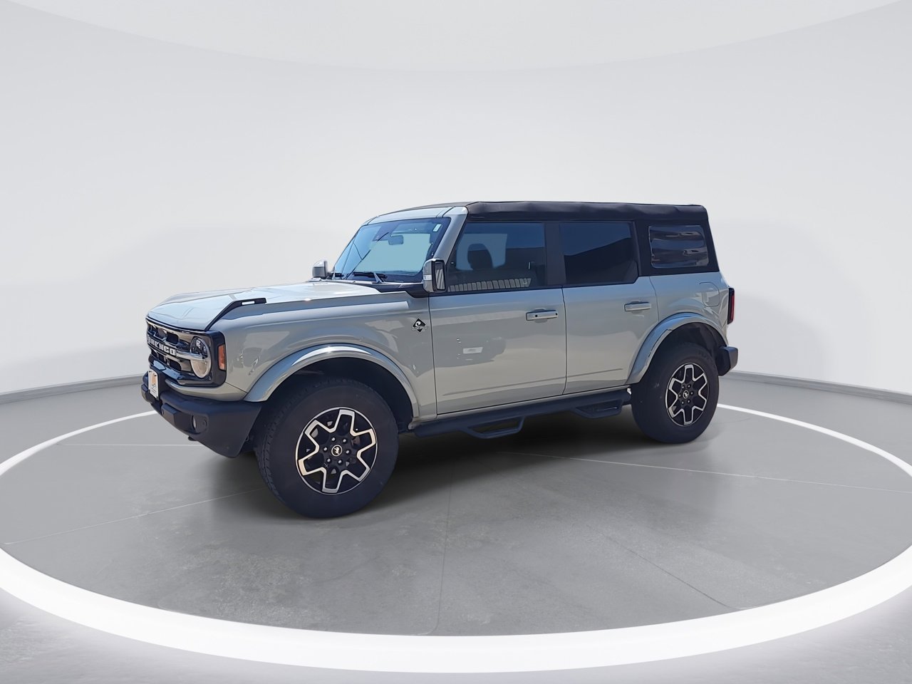 2023 Ford Bronco Outer Banks photo 3