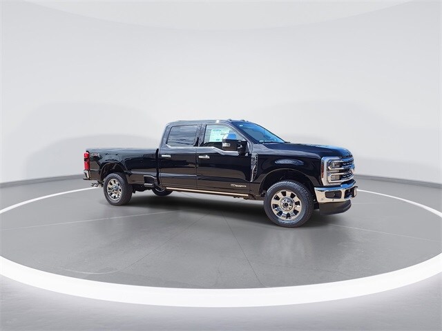 2026 Ford F-350 Lariat photo 4